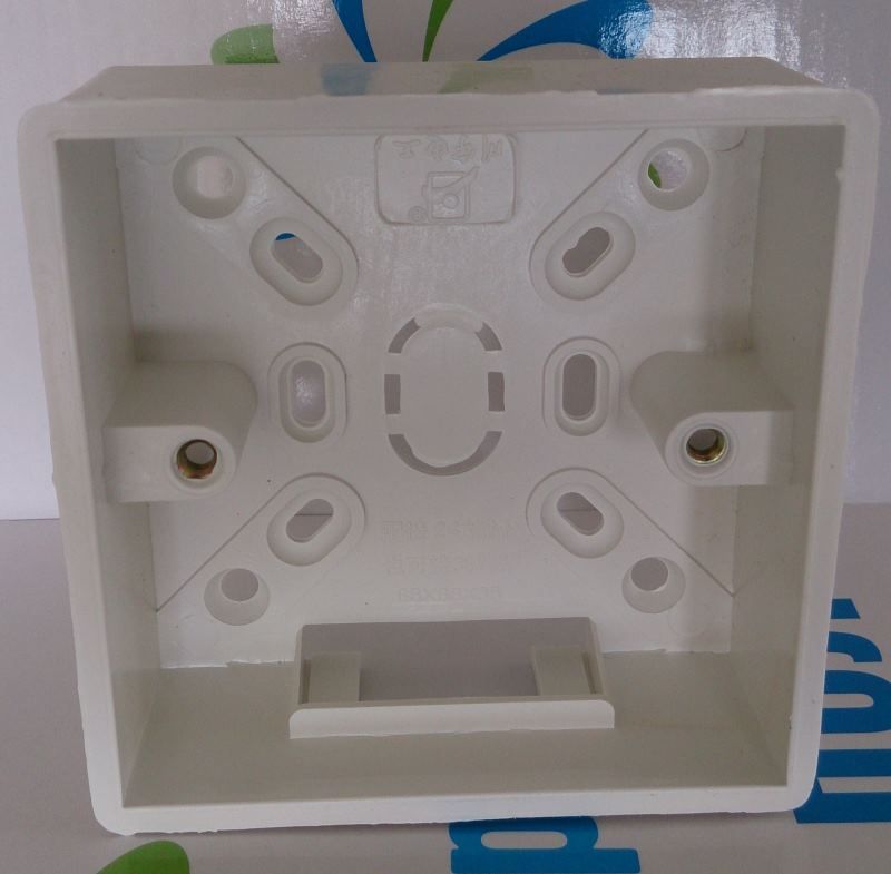 Коробка для накладного монтажа RTC — купить в Твери