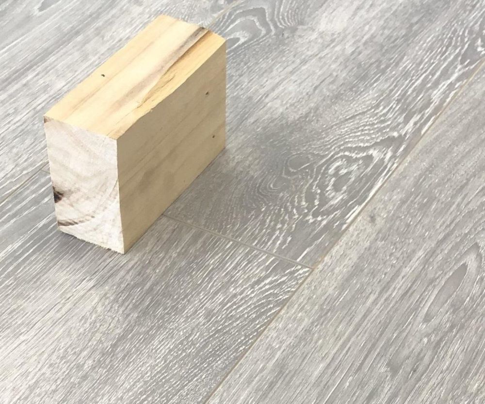 Ламинат "SunFloor" 8/32 4V Дуб Гвинея 34 (1380*193*8 мм) — купить в Твери