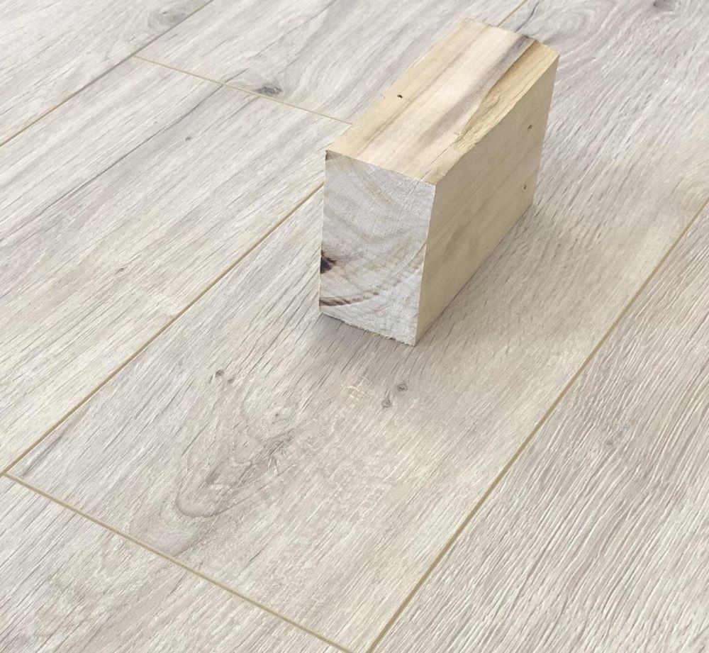 Ламинат "SunFloor" 8/33 4NV Дуб Эри 55 (1380*159*8 мм) — купить в Твери