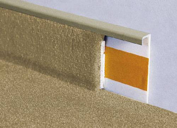 Плинтус для ковролина "Korner" Listwa светло-бежевый (2500*13,8*50 мм) — фото и характеристики